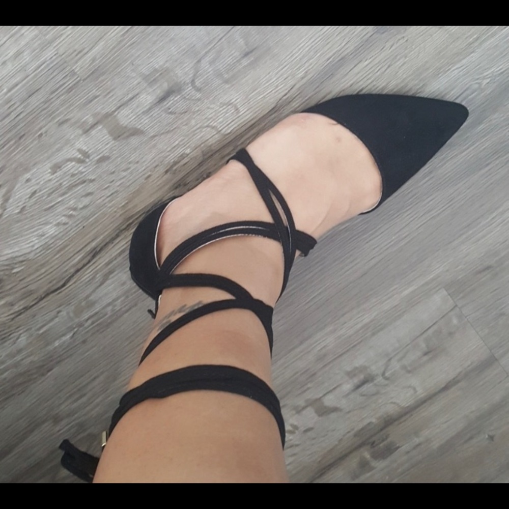 Strappy shoes